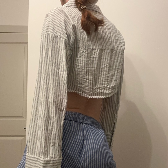 Cropped Button Up - Picture 4 of 6